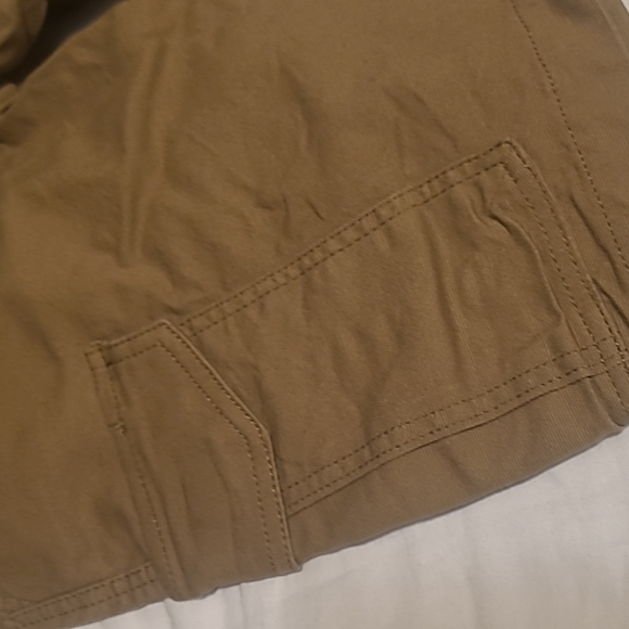 Boys khaki cargo shorts - Picture 2 of 4